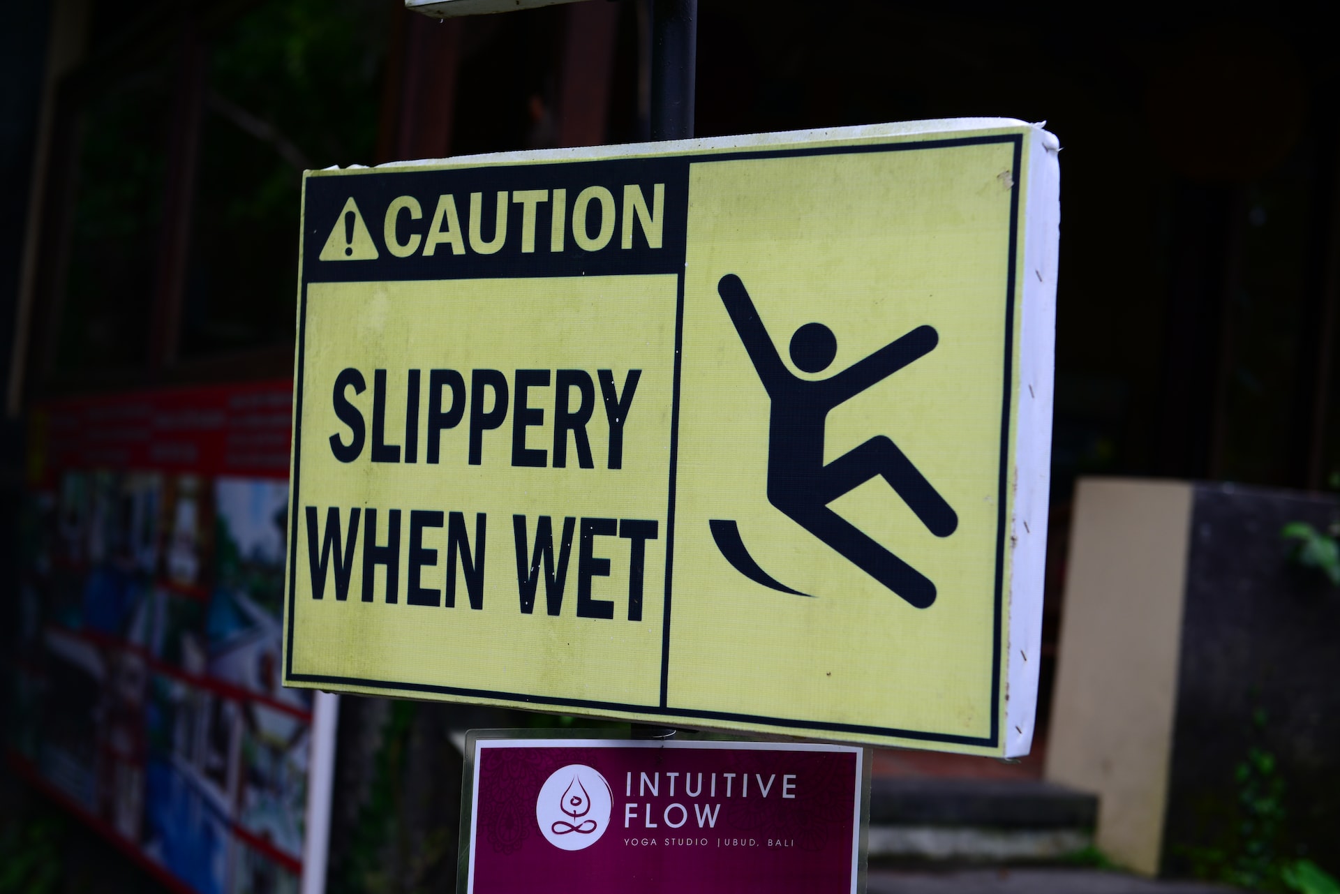 slippery when wet sign